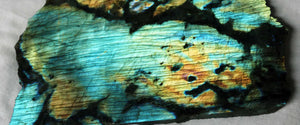 Bienfaits, Propriétés et Vertus de la Pierre Labradorite