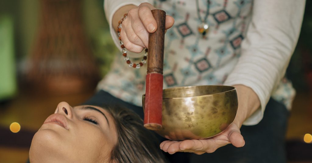 Utilisation et Bienfaits du Bol Chantant Tibétain