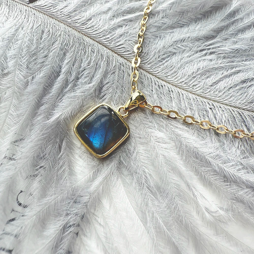 Pendentif de Protection en Labradorite