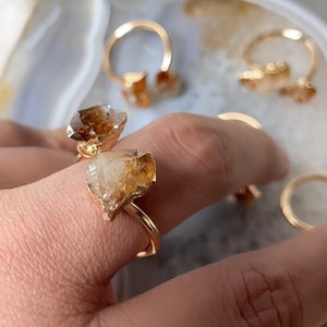 Bague en Citrine Brute - Attire l'Argent
