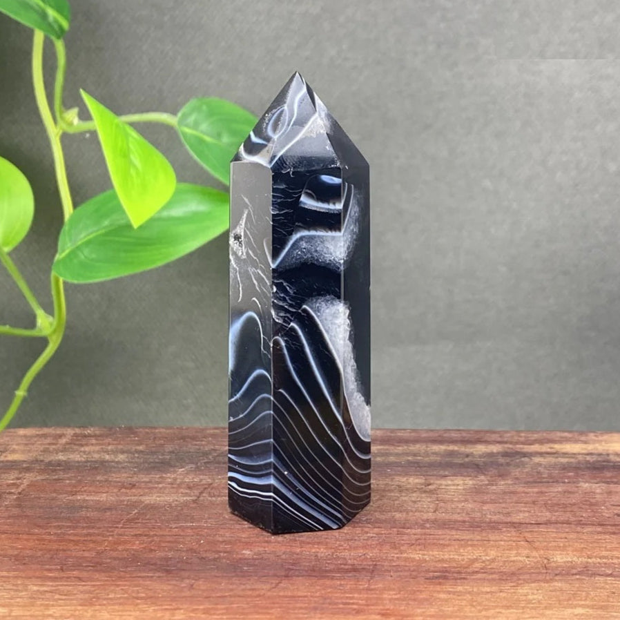Baguette en Agate Noire Rubanée - Ancrage & Spiritualité