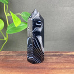 Baguette en Agate Noire Rubanée - Ancrage & Spiritualité