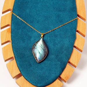 Pendentif en Labradorite - Absorbe les Énergies Négatives