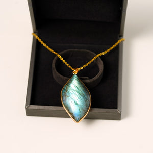 Pendentif en Labradorite - Absorbe les Énergies Négatives