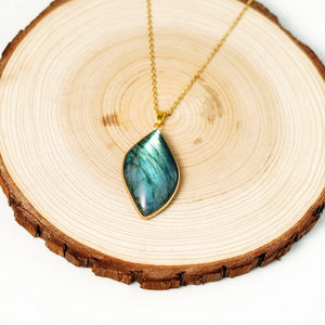 Pendentif en Labradorite - Absorbe les Énergies Négatives