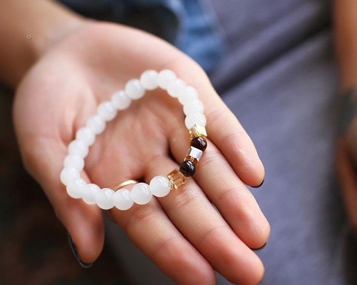 Bracelet 'Douces Énergies' en Calcédoine Blanche